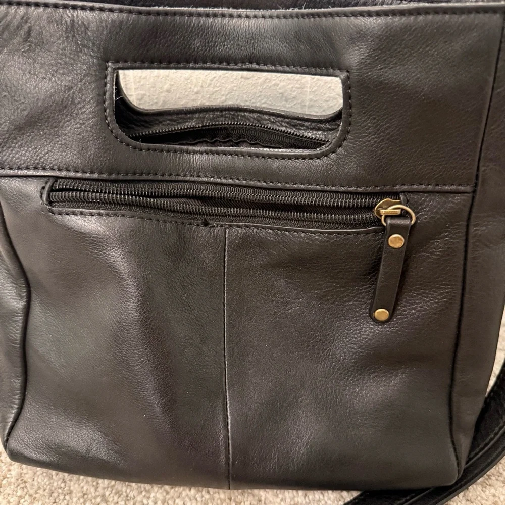 McCauley Cutout Crossbody Bag
Børn - Picture 6 of 7
